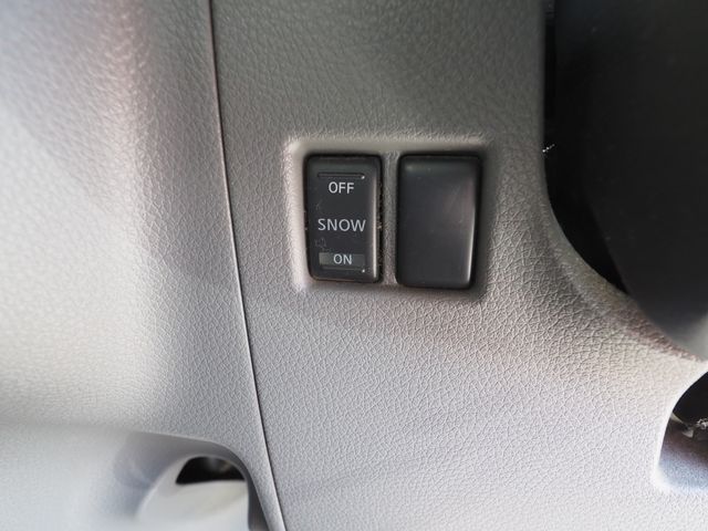 Nissan NV350 Caravan 2014-02 3898-6