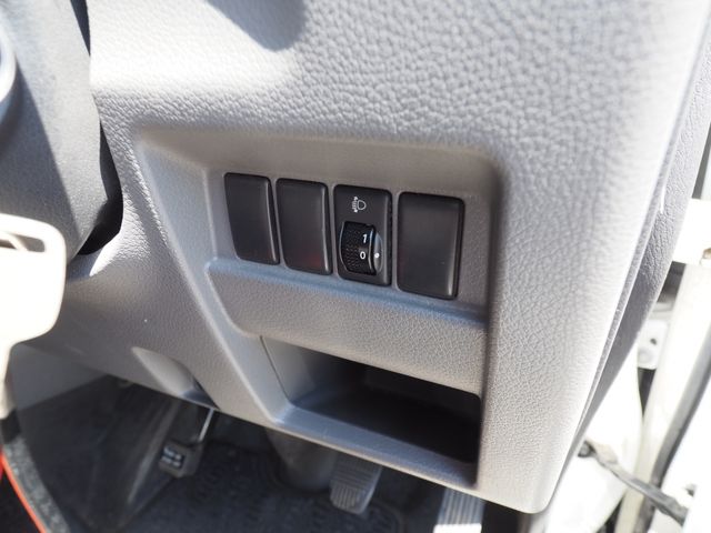 Nissan NV350 Caravan 2014-02 3898-5
