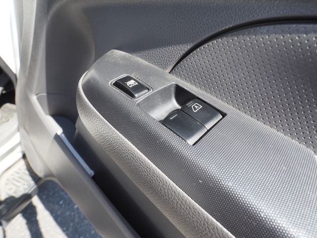Nissan NV350 Caravan 2014-02 3898-7