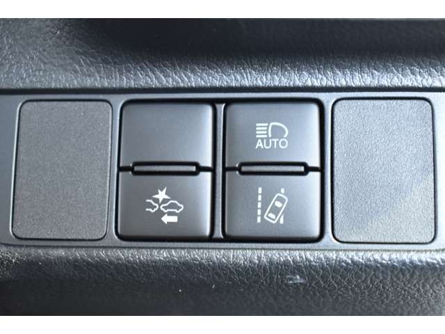 Toyota COROLLA FIELDER 2017-11 5591-8