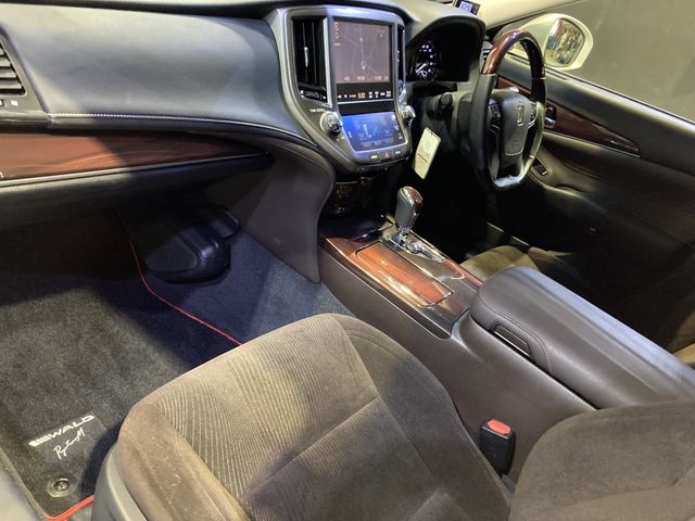 Toyota CROWN SEDAN 2013-01 8096-24