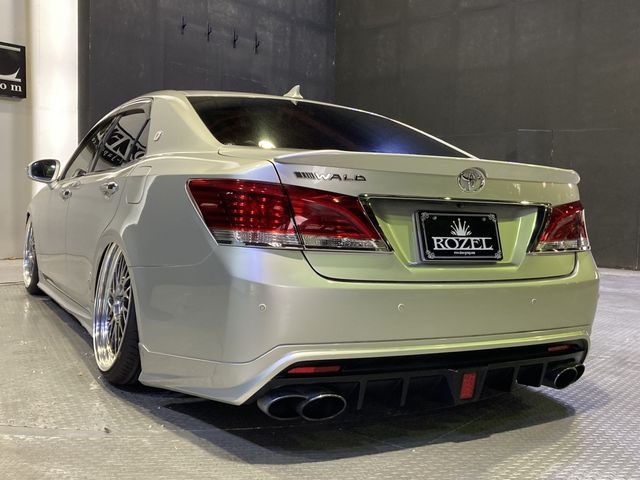 Toyota CROWN SEDAN 2013-01 8096-2