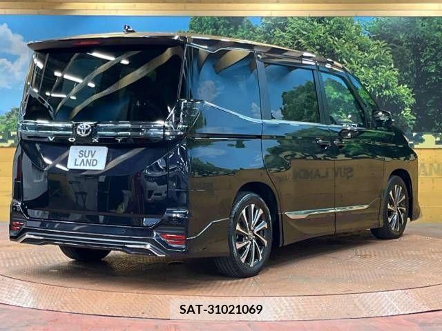 Toyota VOXY 2022-11 313562-18
