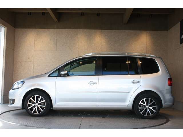 VolksWagen GOLF TOURAN 2015-05 6576-3