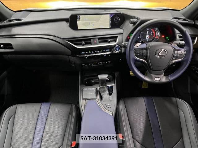 Lexus UX 2021-08 275921-1