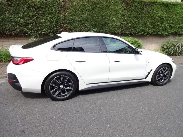 Bmw 4 SERIES 2023-03 12147-6