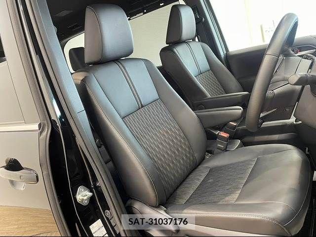Toyota NOAH 2022-04 205694-8