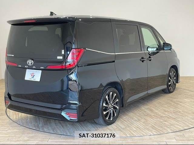 Toyota NOAH 2022-04 205694-13