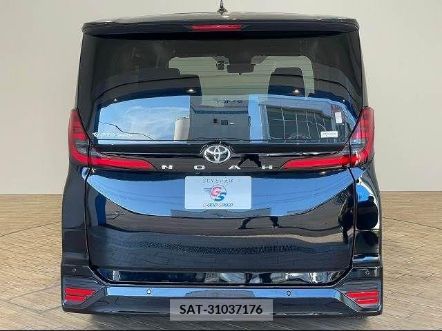 Toyota NOAH 2022-04 205694-12
