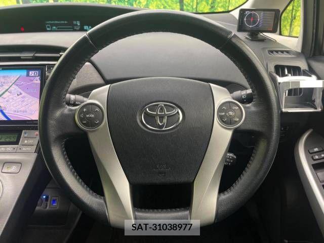 Toyota PRIUS 2013-09 252320-11