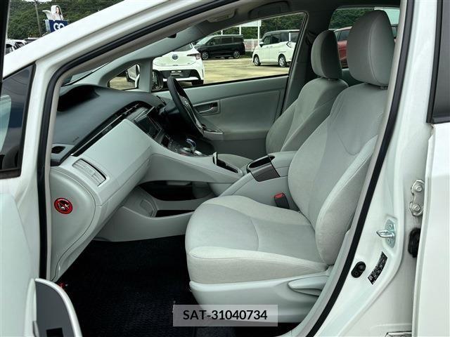 Toyota PRIUS 2015-07 329160-2
