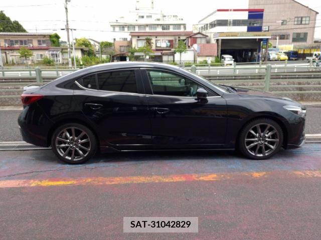 Mazda AXELA 2017-02 385761-10