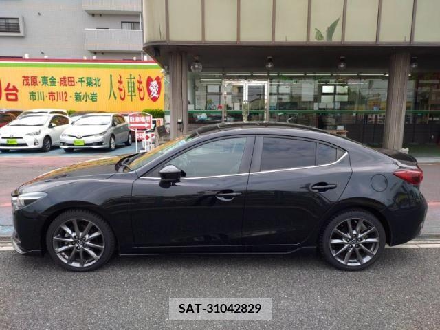 Mazda AXELA 2017-02 385761-9