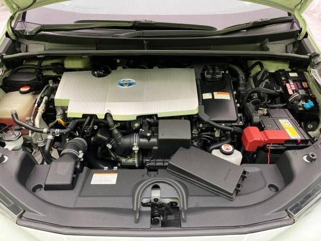 Toyota PRIUS 2016-06 181977-18
