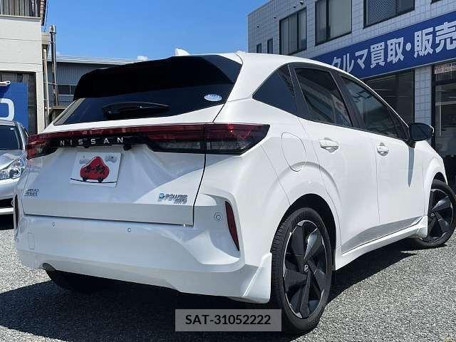 Nissan AURA 2021-09 348048-2