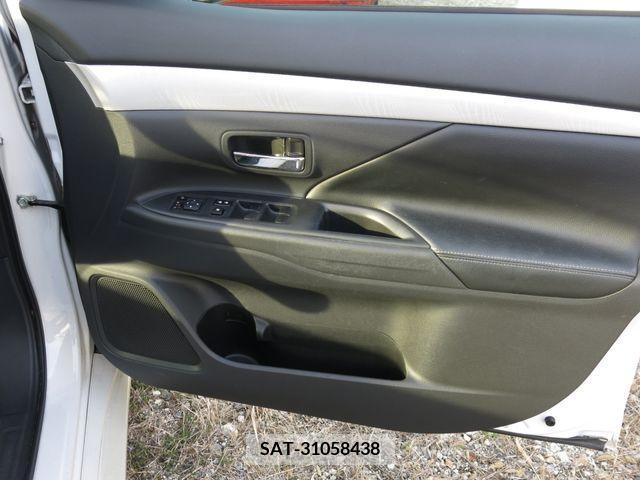 Mitsubishi OUTLANDER PHEV 2014-01 227046-8