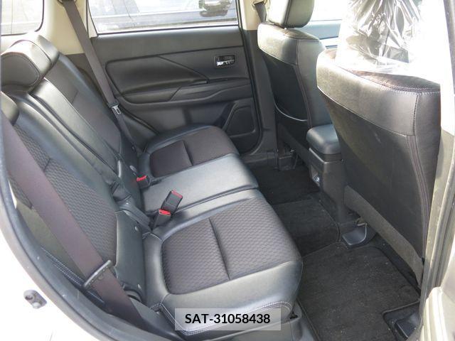 Mitsubishi OUTLANDER PHEV 2014-01 227046-10