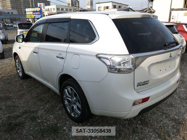 Mitsubishi OUTLANDER PHEV 2014-01 227046-2