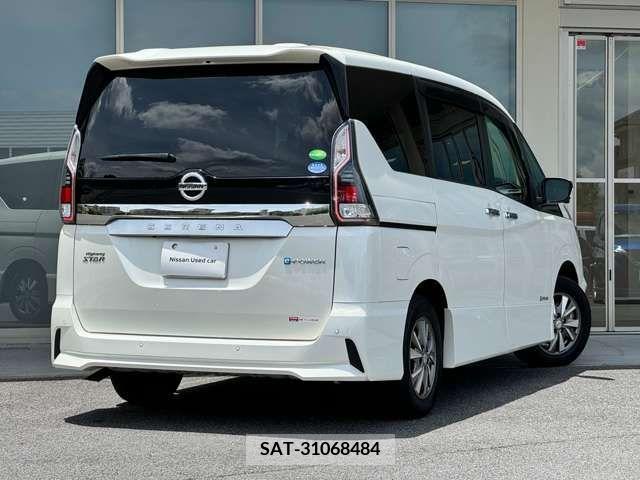 Nissan SERENA 2018-10 324974-3