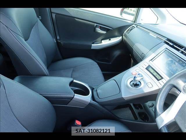 Toyota PRIUS 2013-11 248767-11