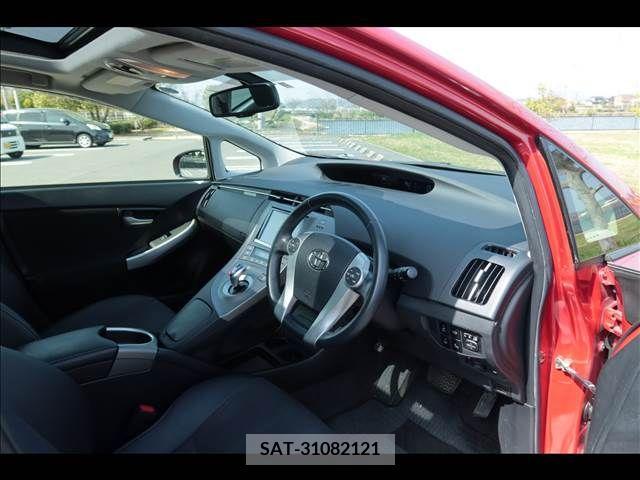 Toyota PRIUS 2013-11 248767-10