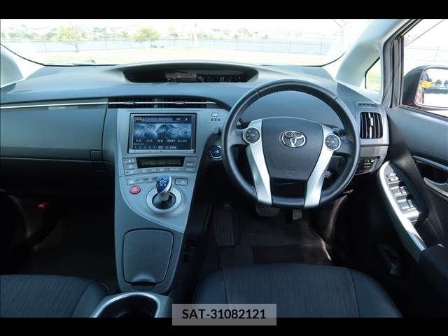 Toyota PRIUS 2013-11 248767-8
