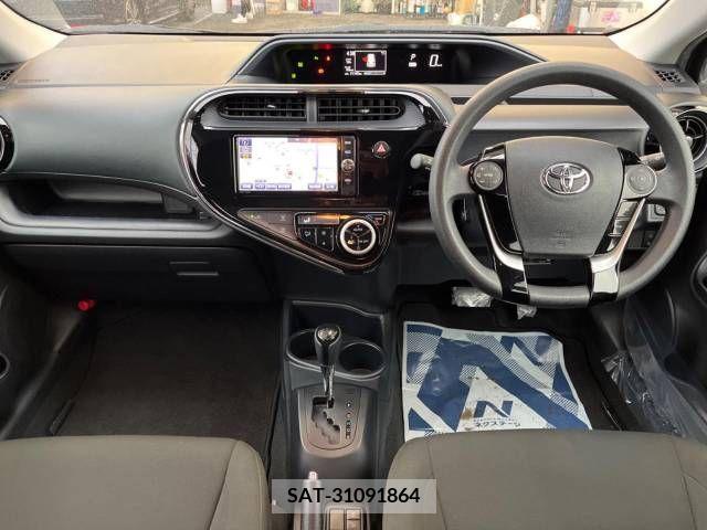 Toyota AQUA 2018-04 234314-1