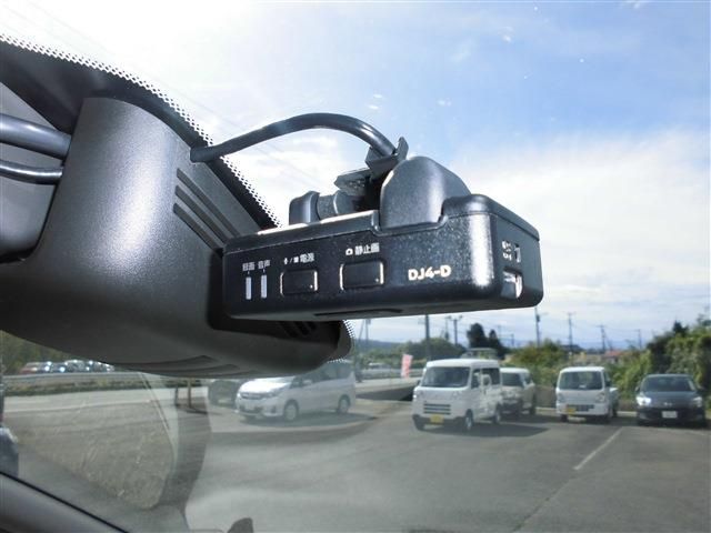 Nissan SERENA 2018-09 182214-27