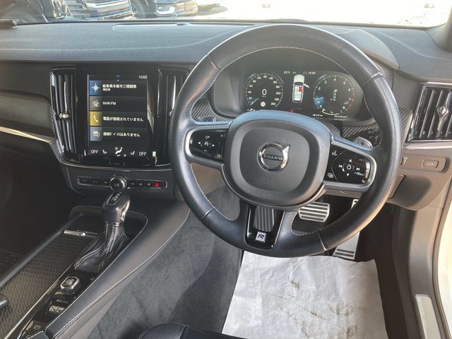 Volvo V90 2018-05 16975-16