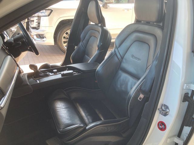 Volvo V90 2018-05 16975-29