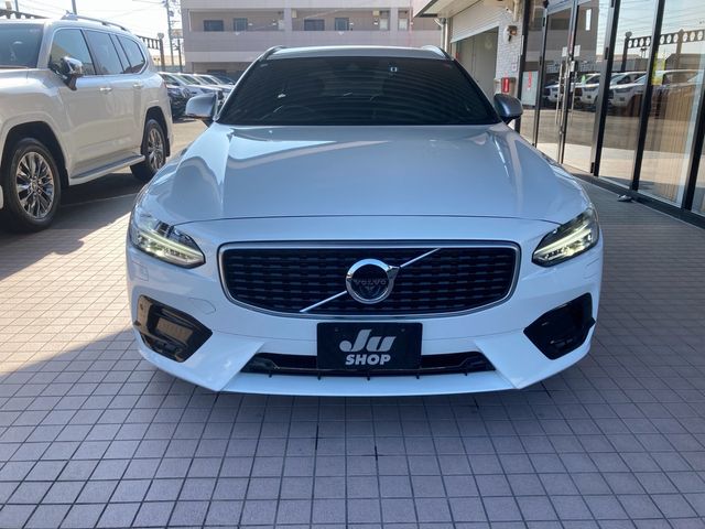 Volvo V90 2018-05 16975-1
