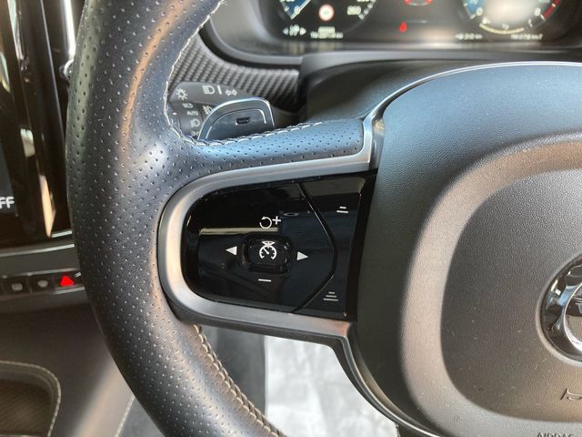 Volvo V90 2018-05 16975-20
