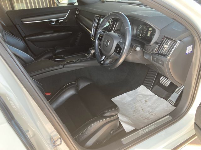 Volvo V90 2018-05 16975-14
