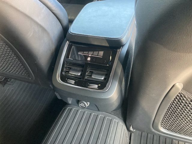 Volvo V90 2018-05 16975-25