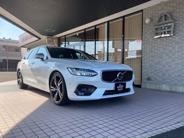 Volvo V90 2018-05 16975-3