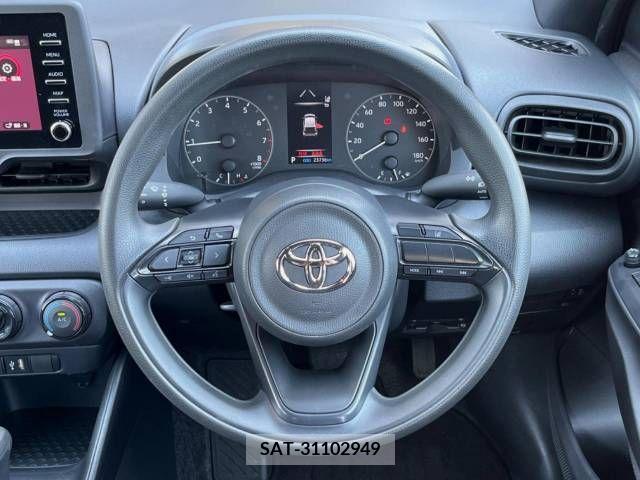 Toyota YARIS 2022-02 371476-11