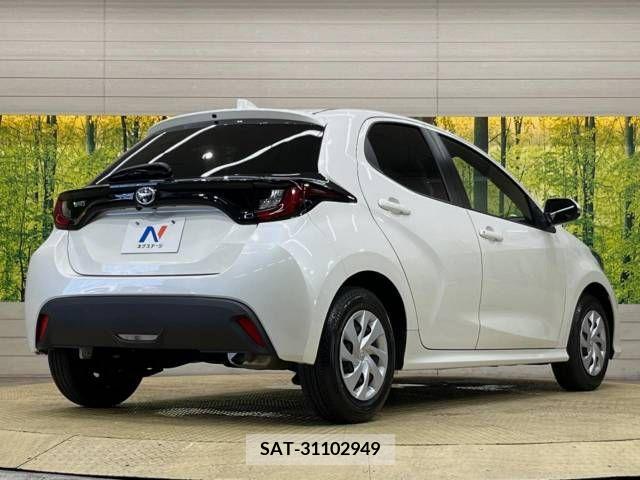 Toyota YARIS 2022-02 371476-17