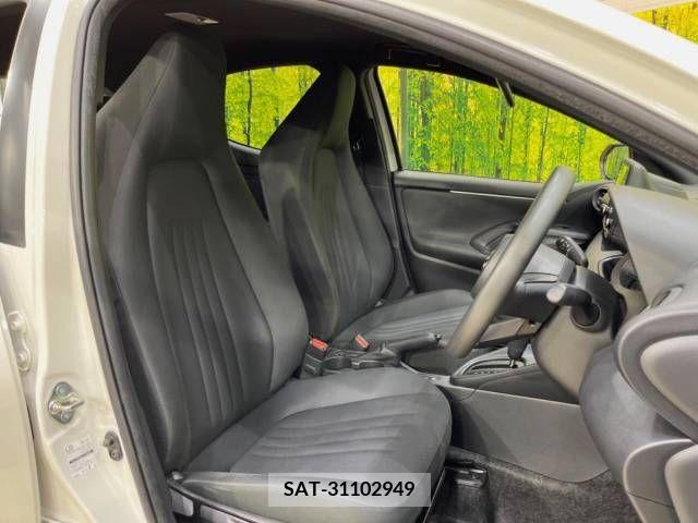 Toyota YARIS 2022-02 371476-8