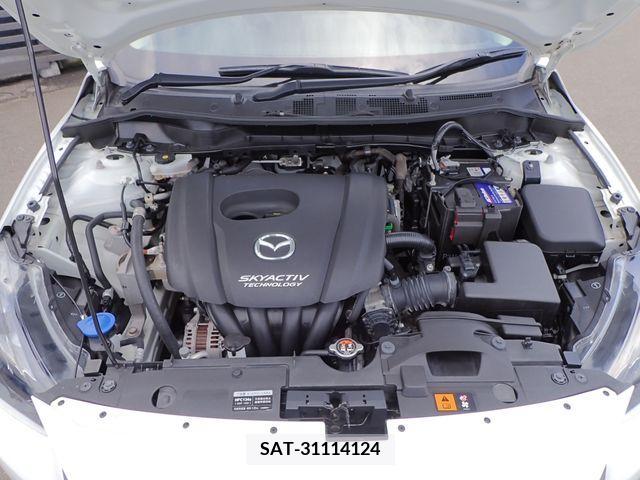 Mazda DEMIO 2017-04 334880-22