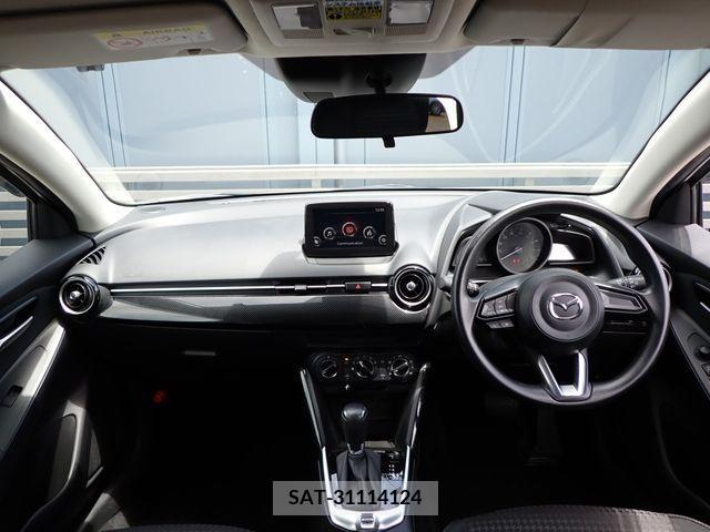 Mazda DEMIO 2017-04 334880-1