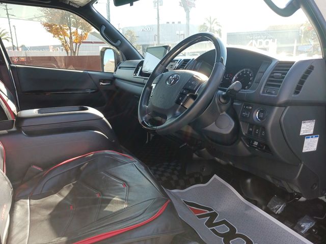 Toyota HIACE VAN 2021-05 28216-12