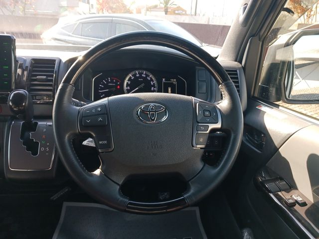 Toyota HIACE VAN 2021-05 28216-13