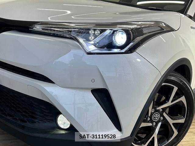 Toyota C-HR 2017-09 357769-17