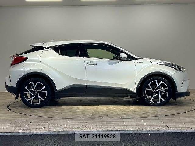 Toyota C-HR 2017-09 357769-14
