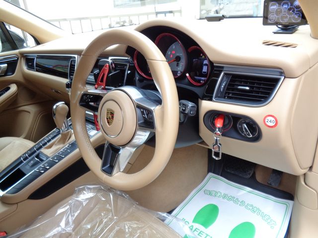 Porsche MACAN 2015-12 193690-14