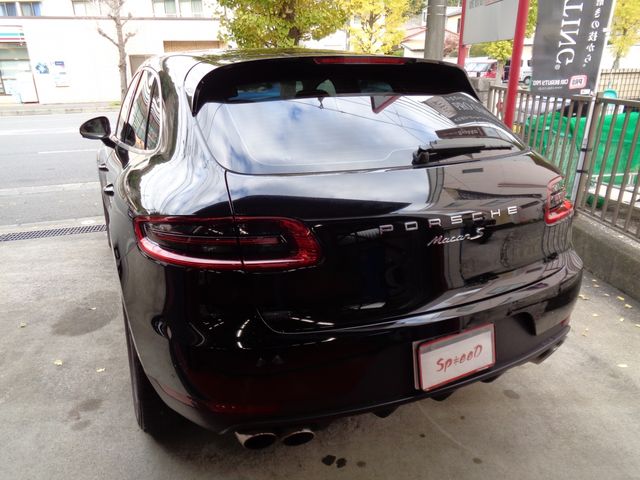 Porsche MACAN 2015-12 193690-3