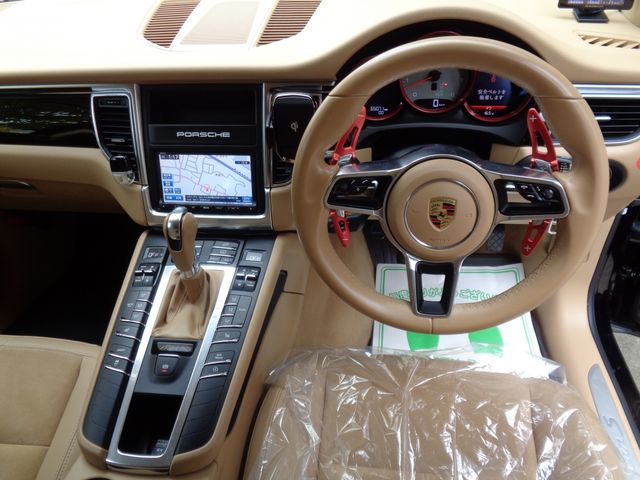 Porsche MACAN 2015-12 193690-2