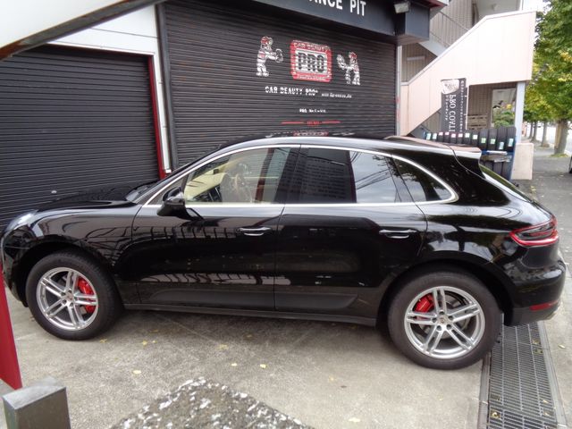 Porsche MACAN 2015-12 193690-12