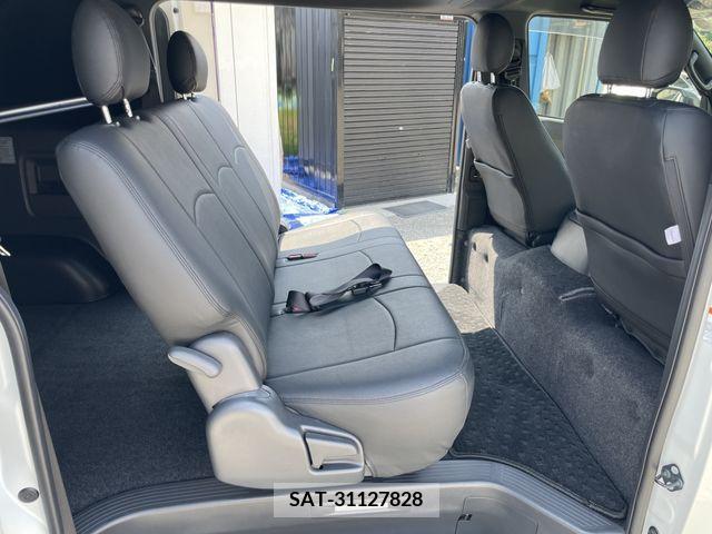 Toyota HIACE VAN 2022-04 361199-8