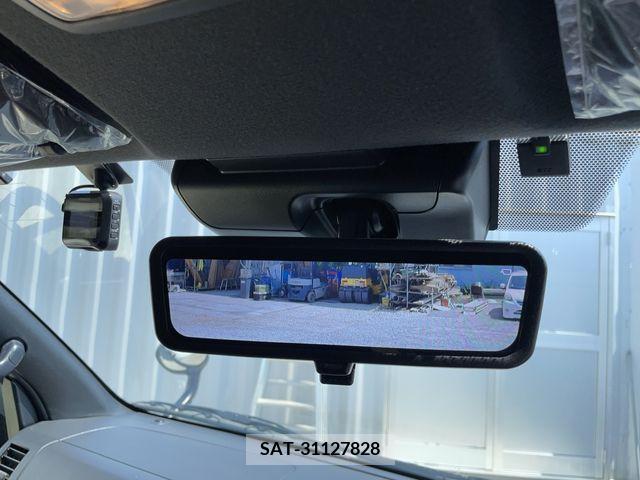Toyota HIACE VAN 2022-04 361199-13